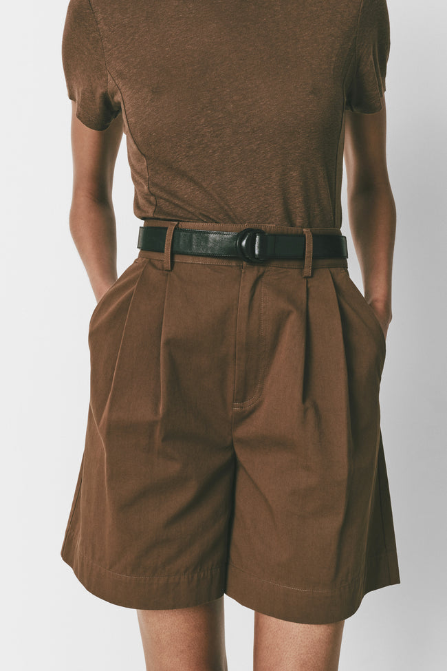 Antibes Short brown shorts with belt, mid-thigh length