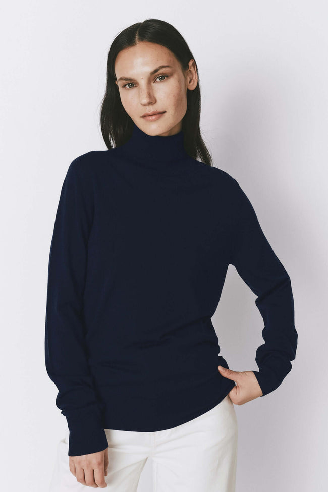 Navy blue wool and silk turtleneck sweater, true-to-size fit, for women