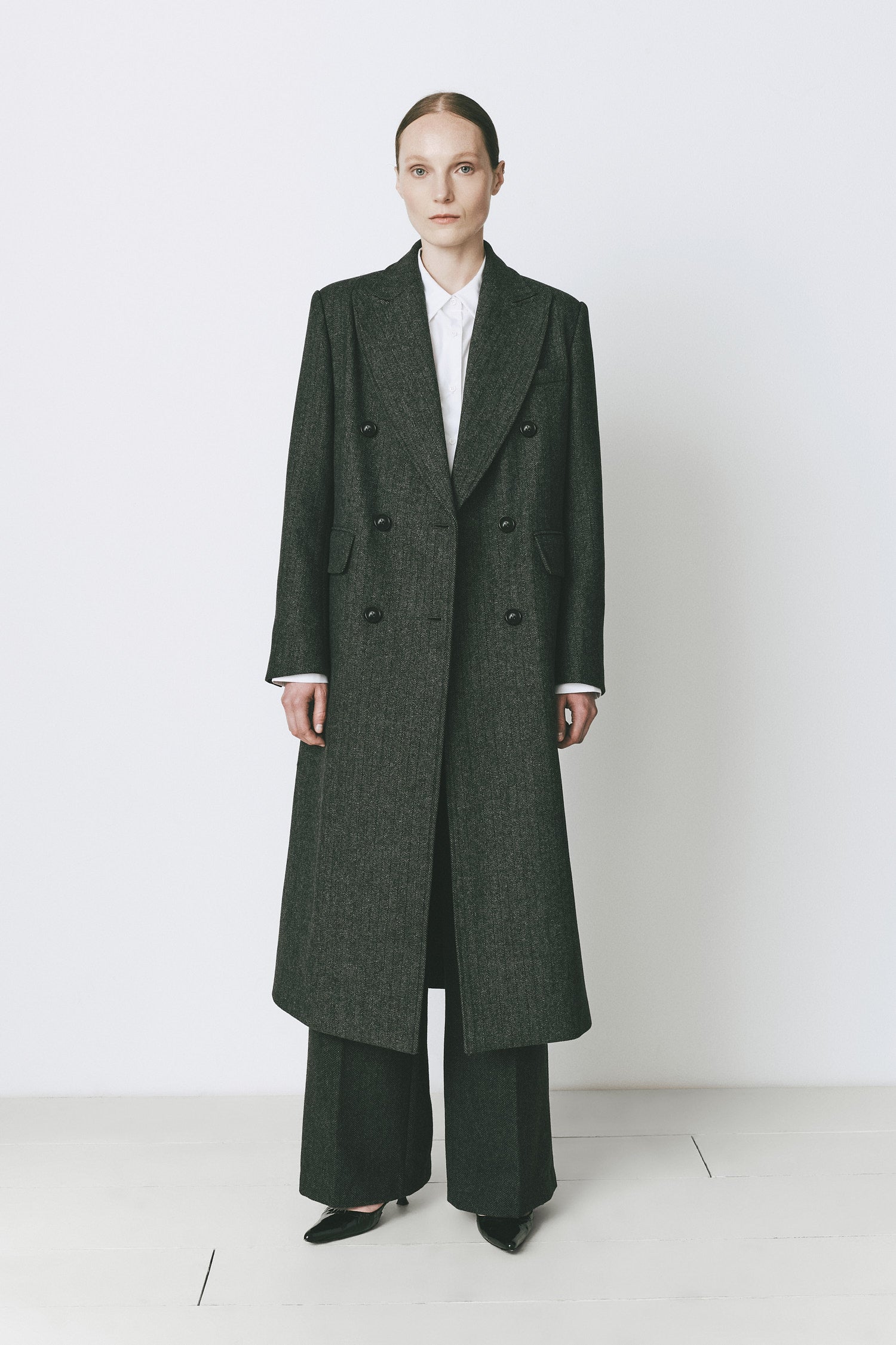Léonard Herringbone Coat in cinder wool, double-breasted fit, oversized lapel
