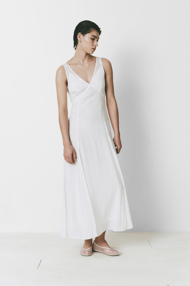 White Narbonne dress with V-neck, fitted bodice, and relaxed skirt for women