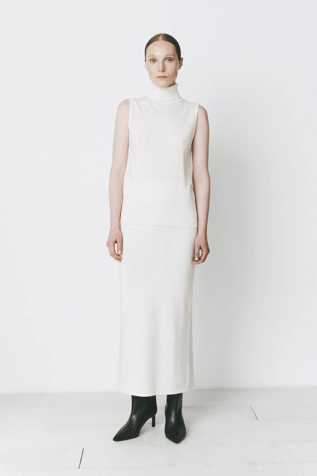 Versailles S/L Turtleneck Sweater Knit Top and skirt in glacier. Wool-cashmere blend, elegant slim fit for fall.