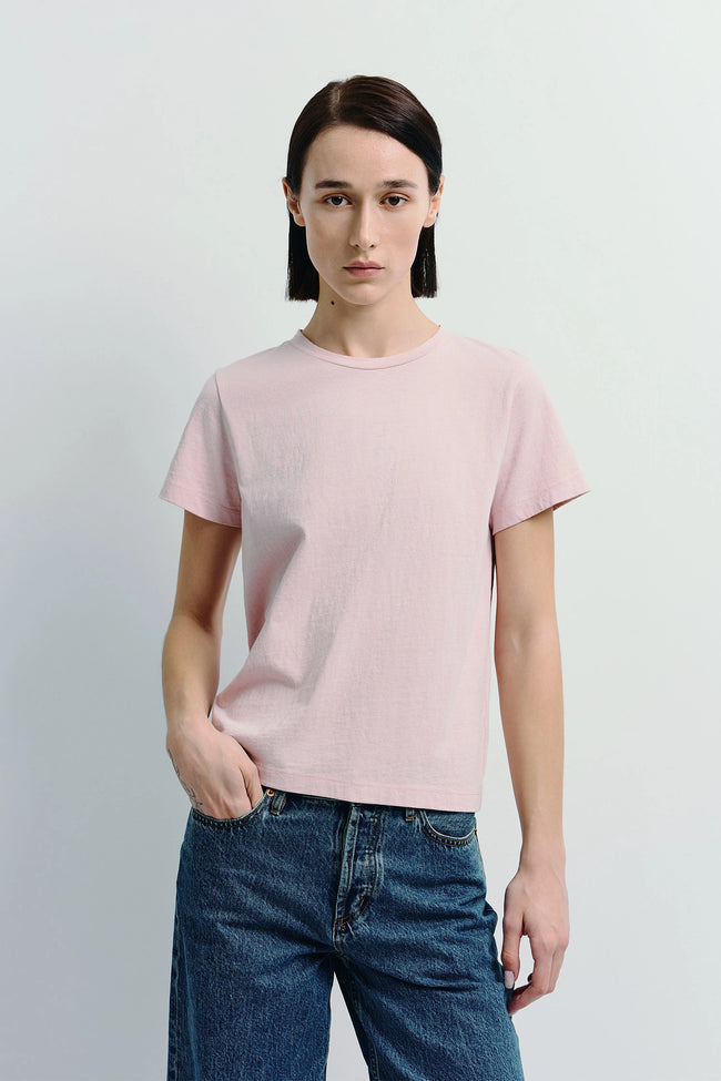 Fay Crew Neck Tee in soft pink. Made from sustainable cotton for everyday comfort.