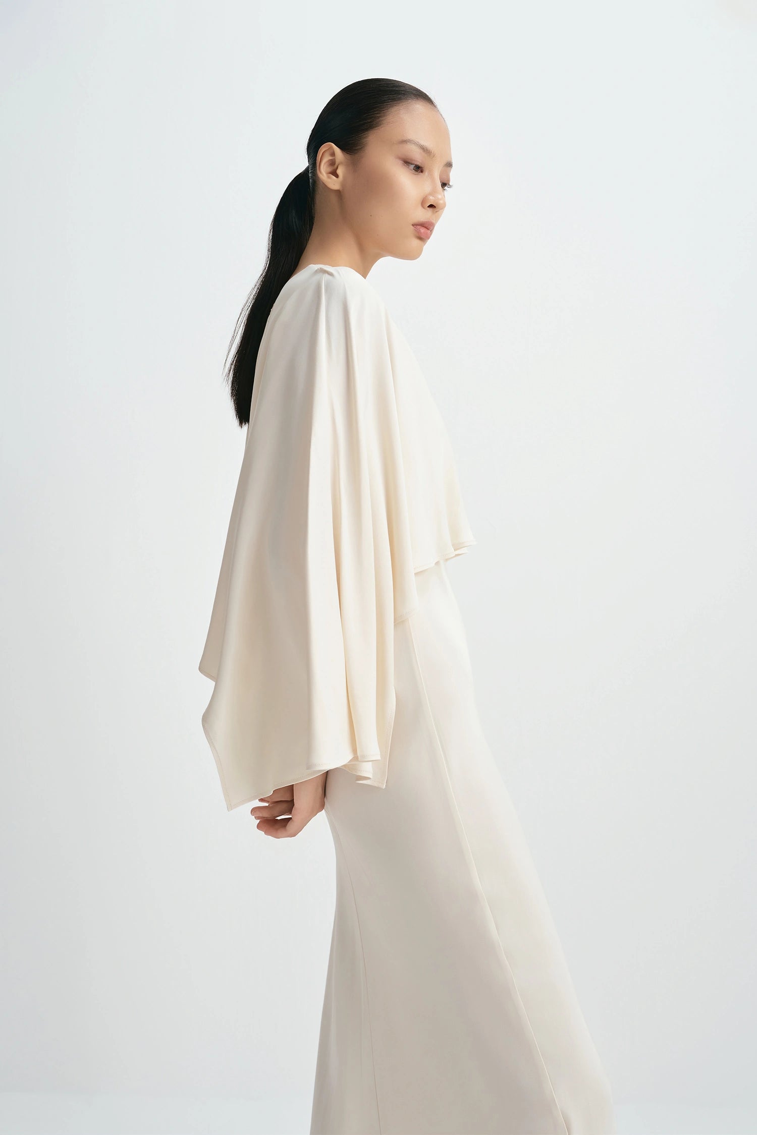 Jewell Caped Top Dress Crème