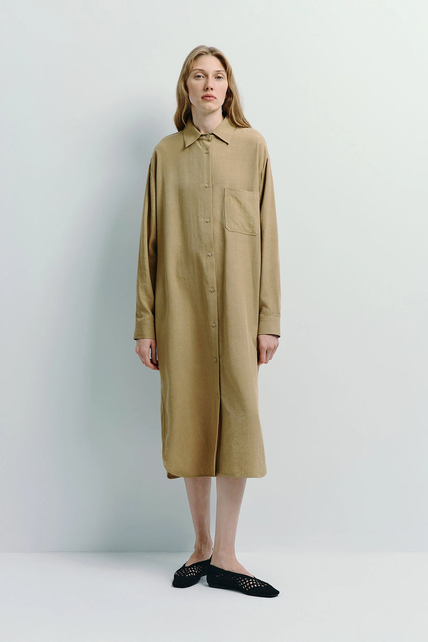 Carel Oversized Shirt Dress in beige lyocell-linen blend, long shirt dress with flowy silhouette, minimalist style