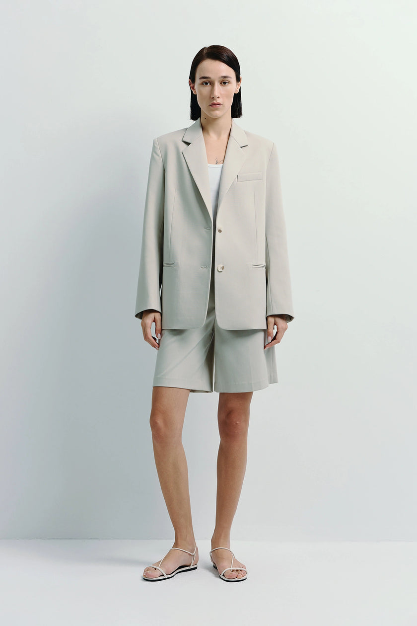 Lela Boxy Blazer in light beige with matching shorts, workwear suitable outfit.
