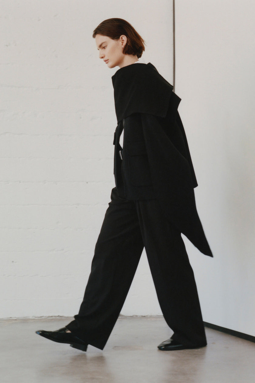 Black André Wide Leg Pant, tailored fit, elegant for women. Ruesophie outerwear for work or evening wear.