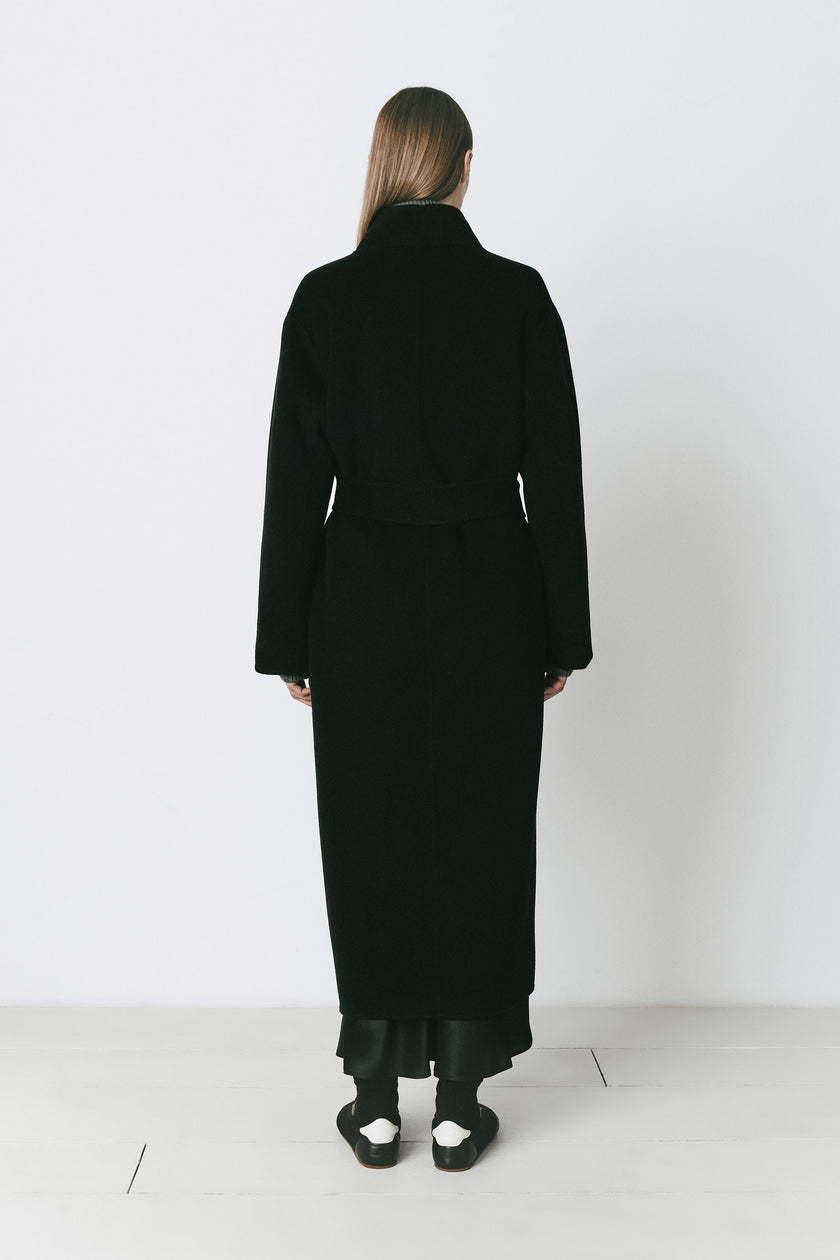 Black wool-cashmere Châtillon belted coat, oversized fit, minimalist style