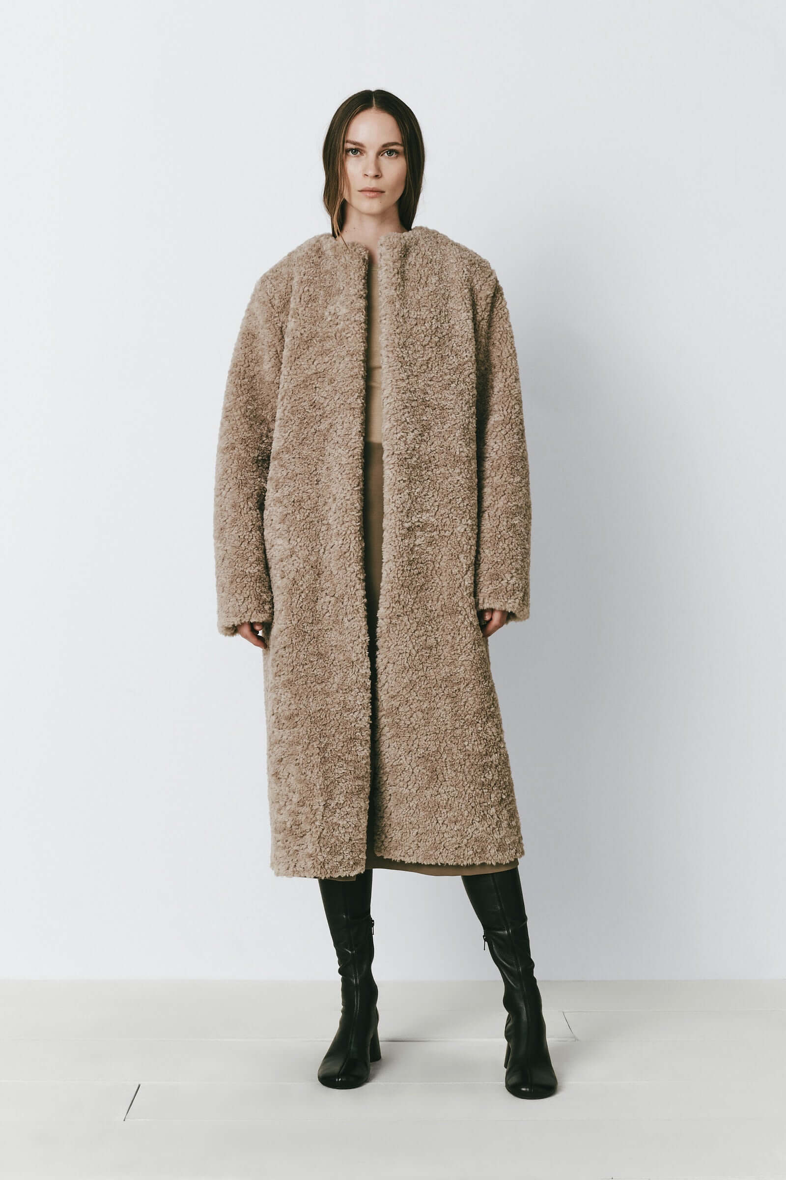 Jehanne Coat in Taupe