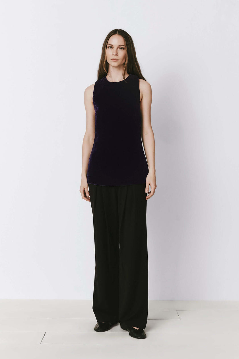 Dark purple velvet Léa Top and black trousers, luxury autumn wear