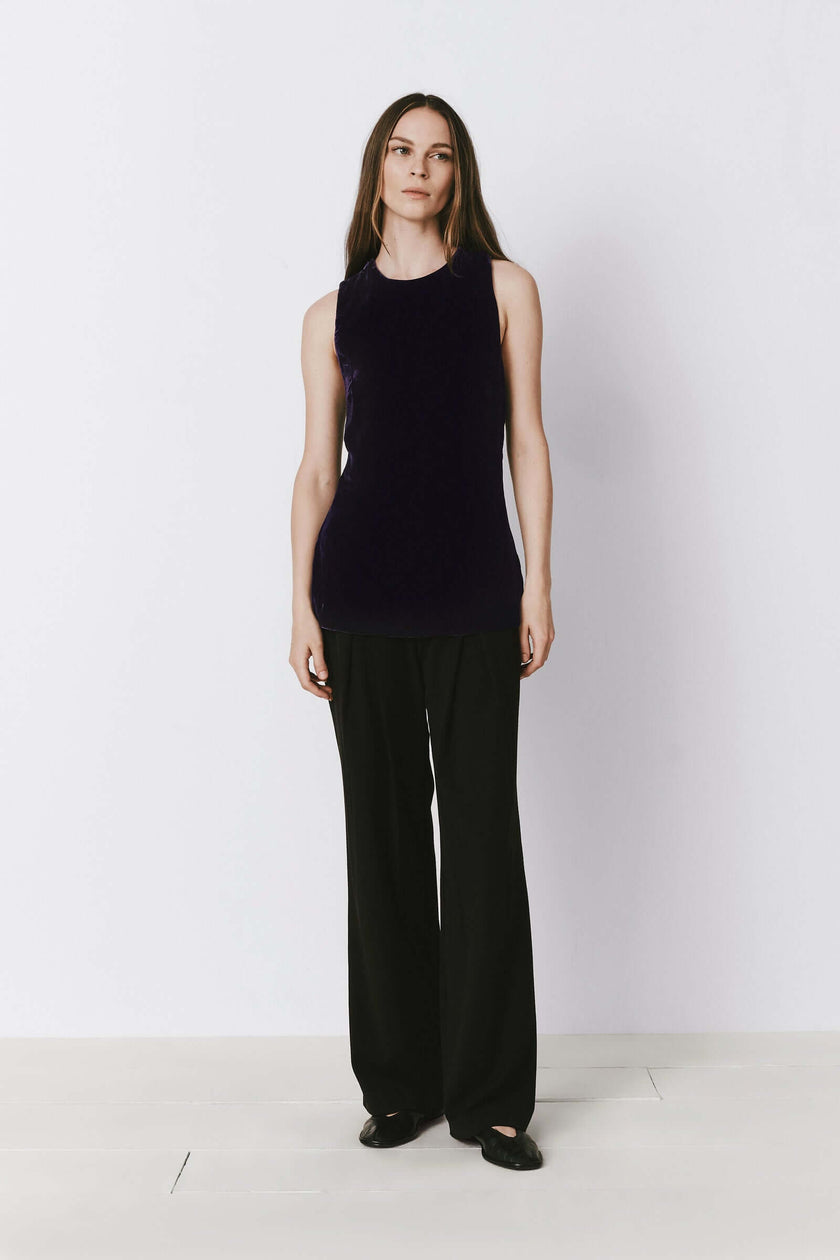 Dark purple velvet Léa Top, silk-viscose blend, with black trousers, luxury autumn wear