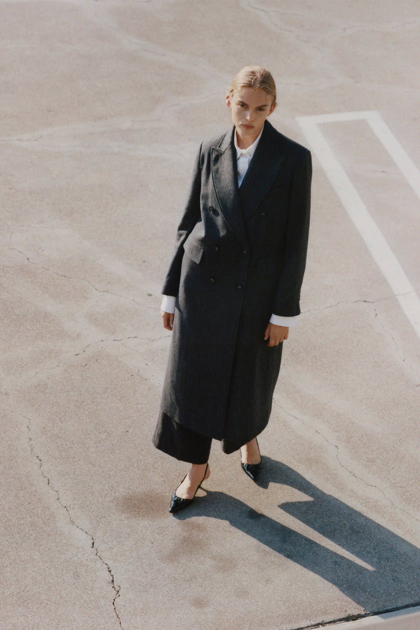 Léonard Herringbone Coat in Cinder Wool, double-breasted, oversized lapel, fall fashion.