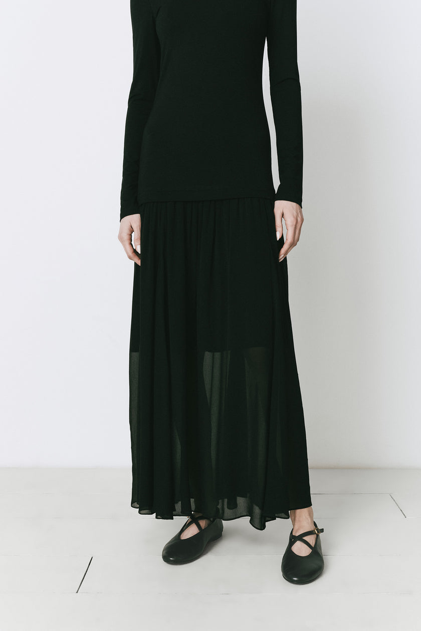 Solène Turtleneck Maxi Dress in black viscose blend. Elegant maxi dress for women
