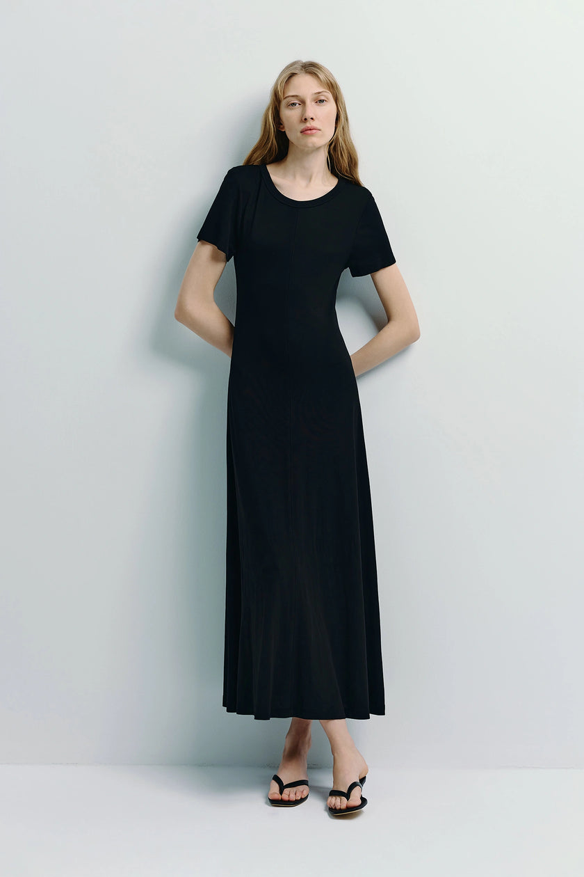 Ciles Drapey Tee Dress in Black. Fluid viscose blend midi dress with crew neck, perfect for everyday wear.