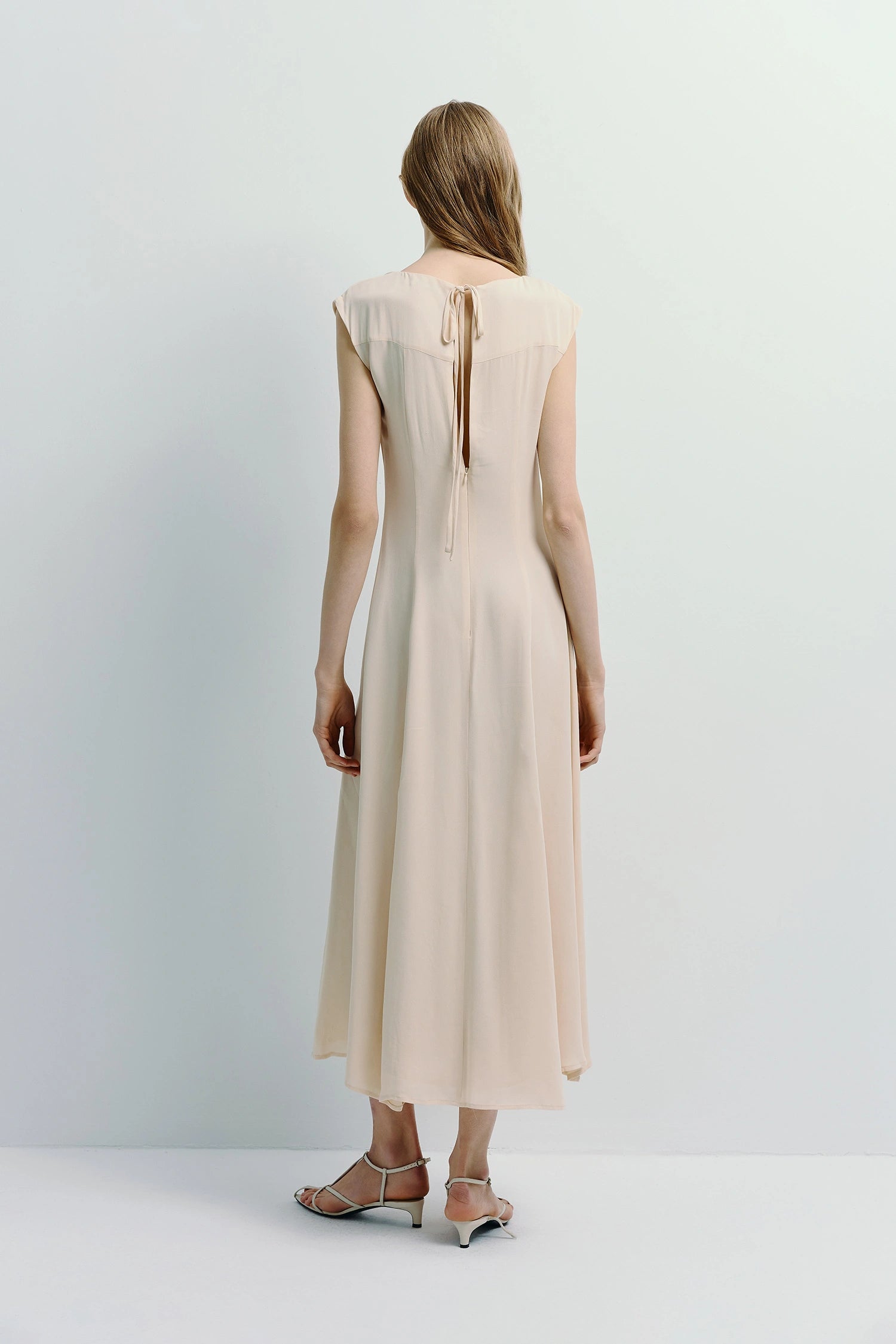 Geordie Slit Front Dress Crème