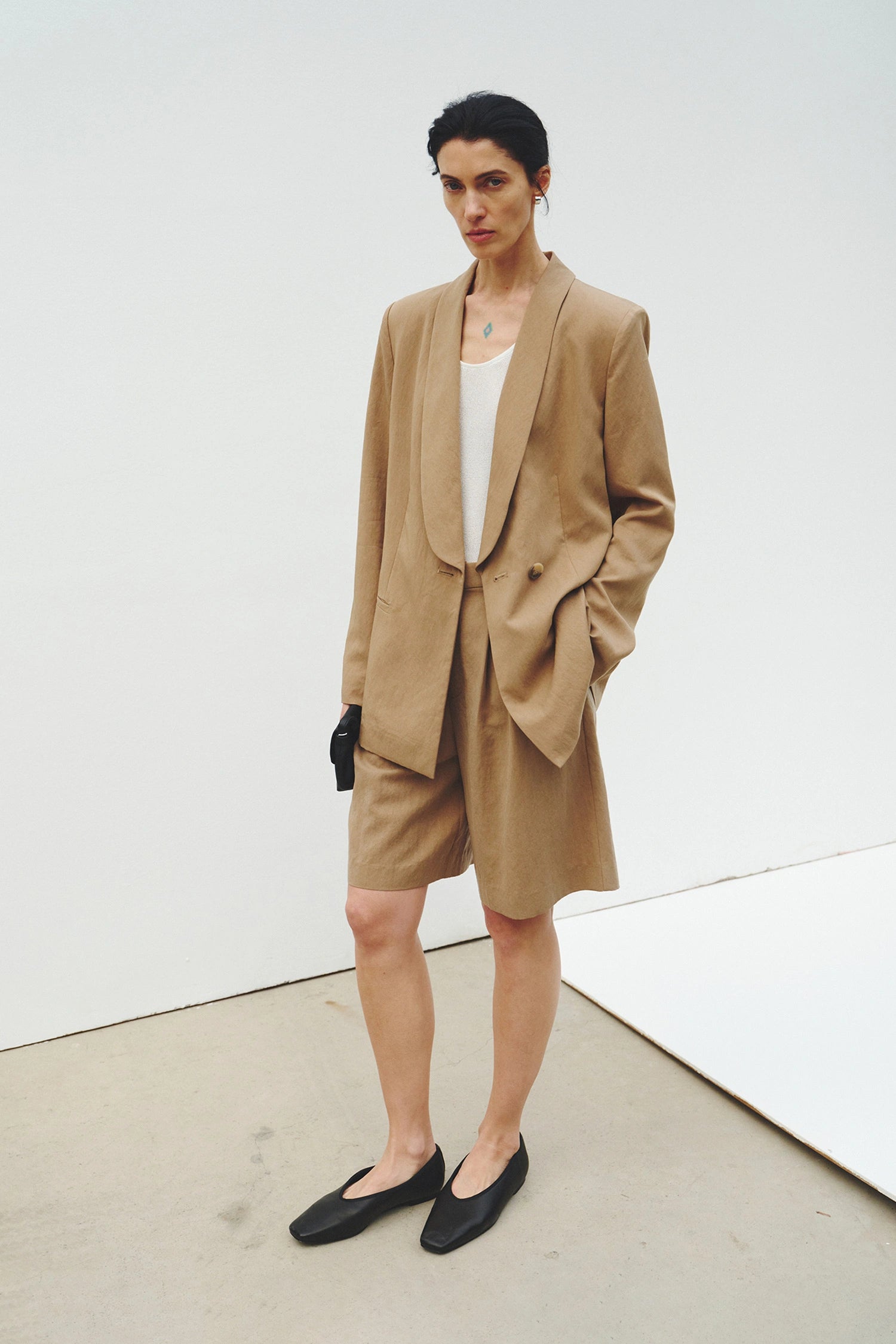Yana Arrow Belt Loop Bermuda Khaki