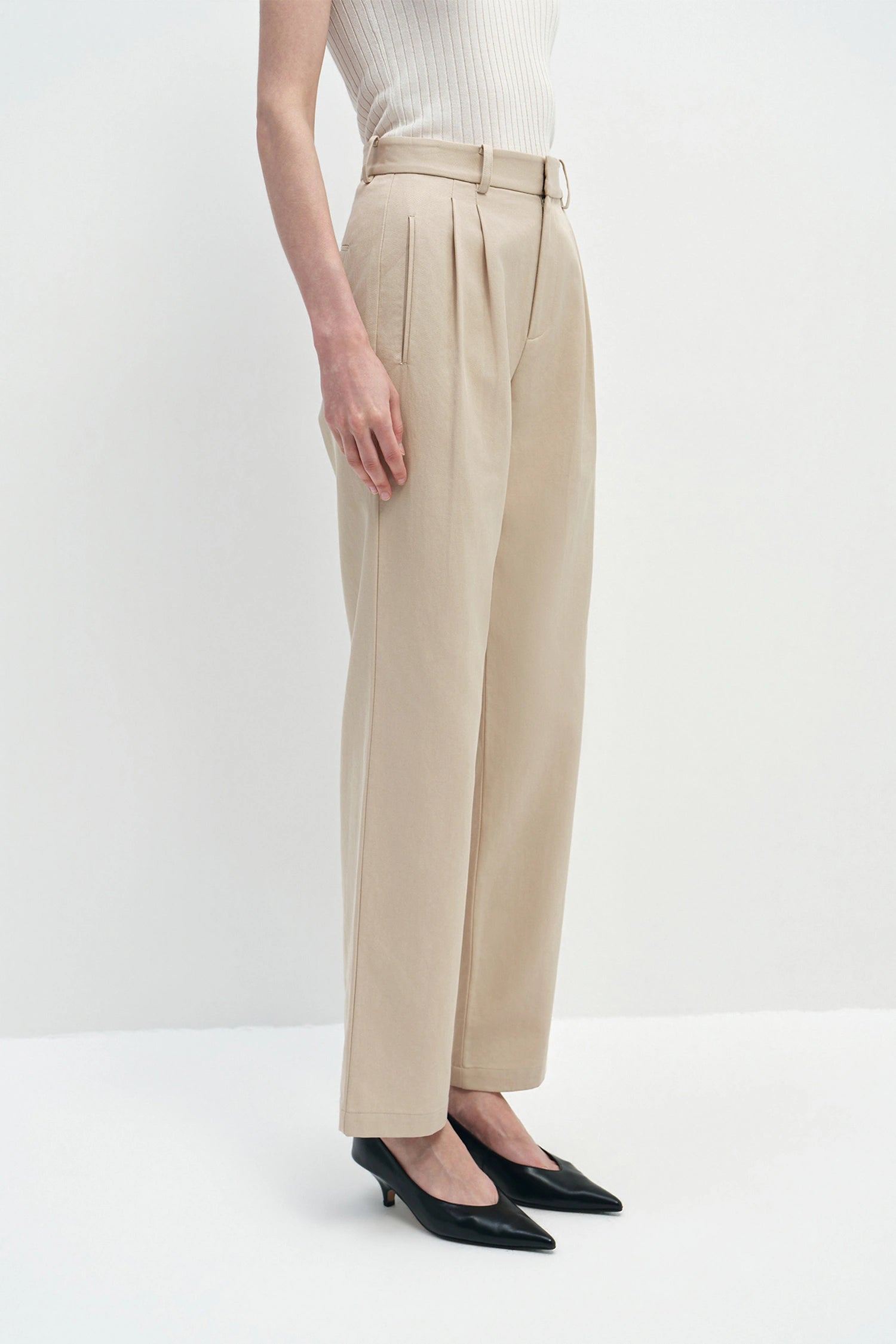 Elowen Pleat Front Twill Pant Sand