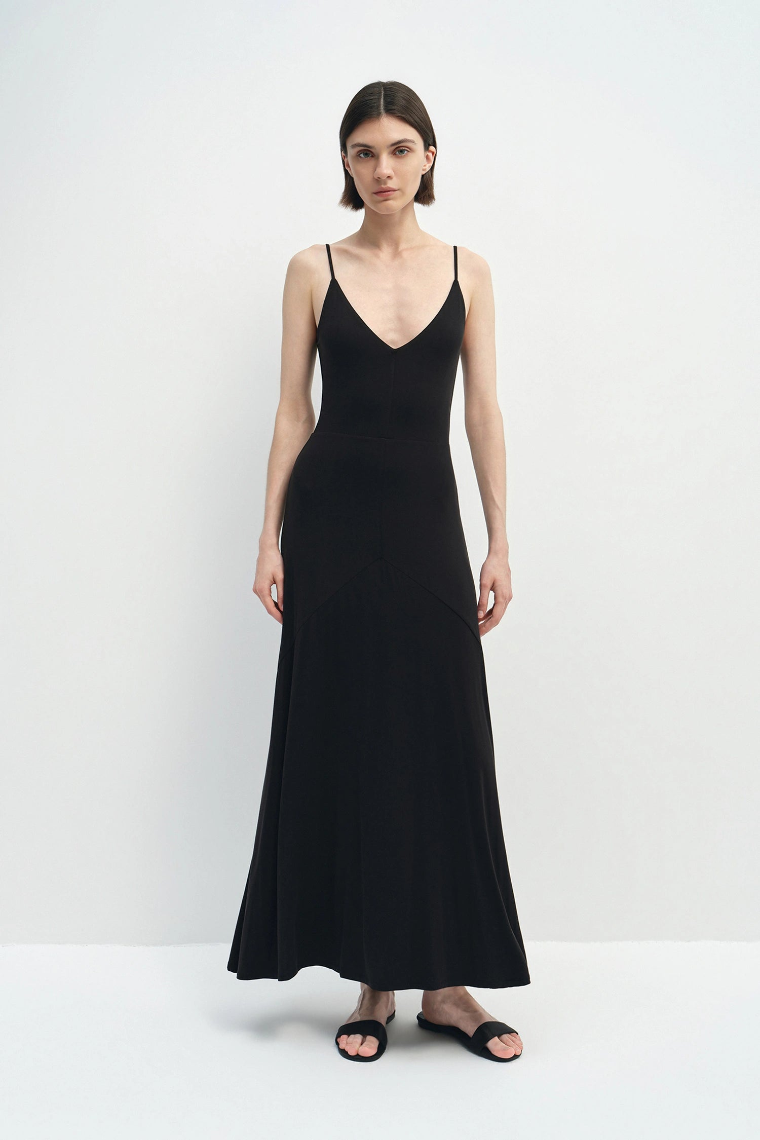 Solène V-neck Fluid Jersey Dress Black