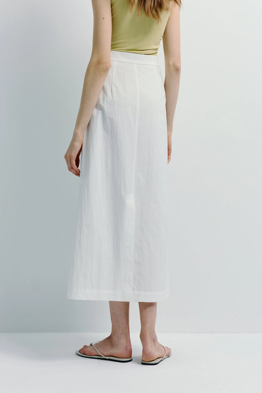White Savoie Crinkled Poplin Skirt for women, offering breathability and a sophisticated aesthetic