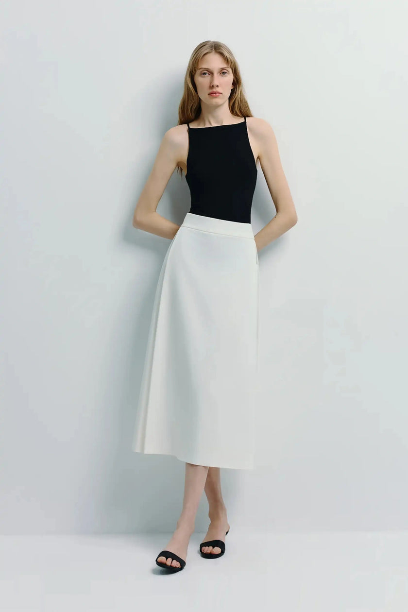 White Orléans Pocket Pleat Skirt, black top and sandals, A-line midi skirt