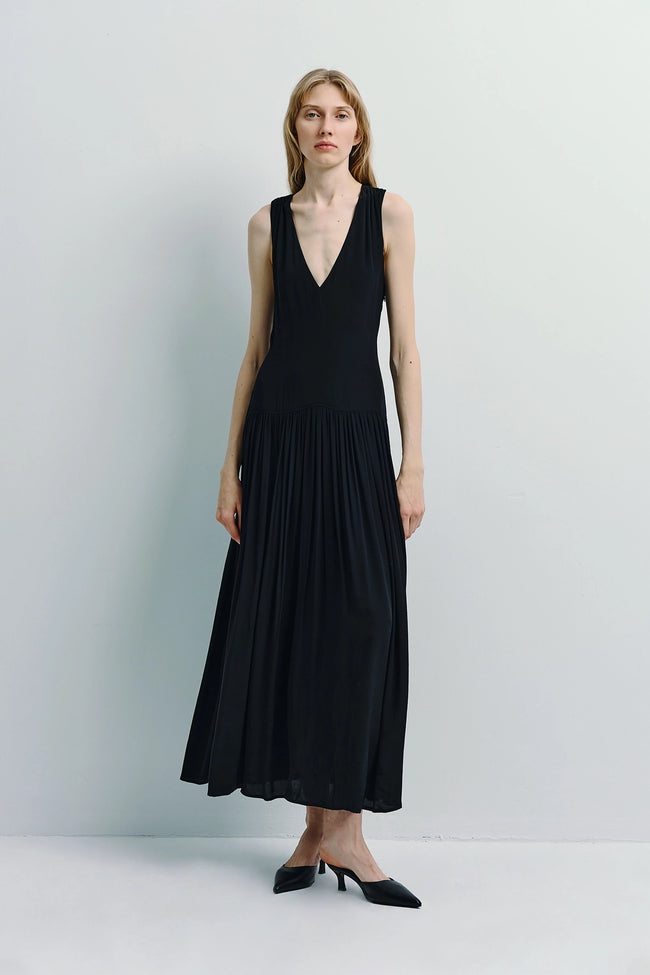 Gisele Deep V-Neck Maxi Dress Black