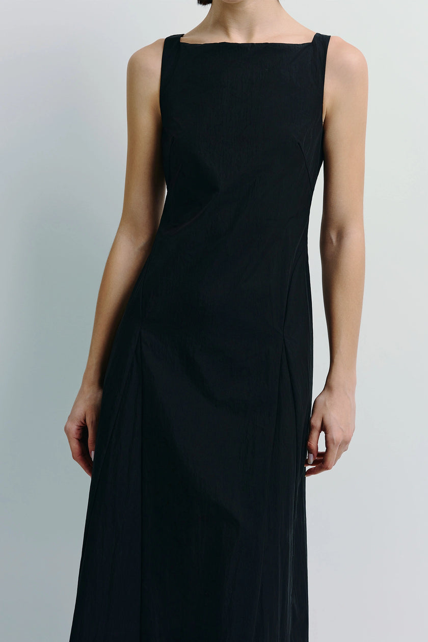 Carré High Square Neck Midi Dress in Black. Black cotton-nylon midi dress with square neck and minimalist design.
