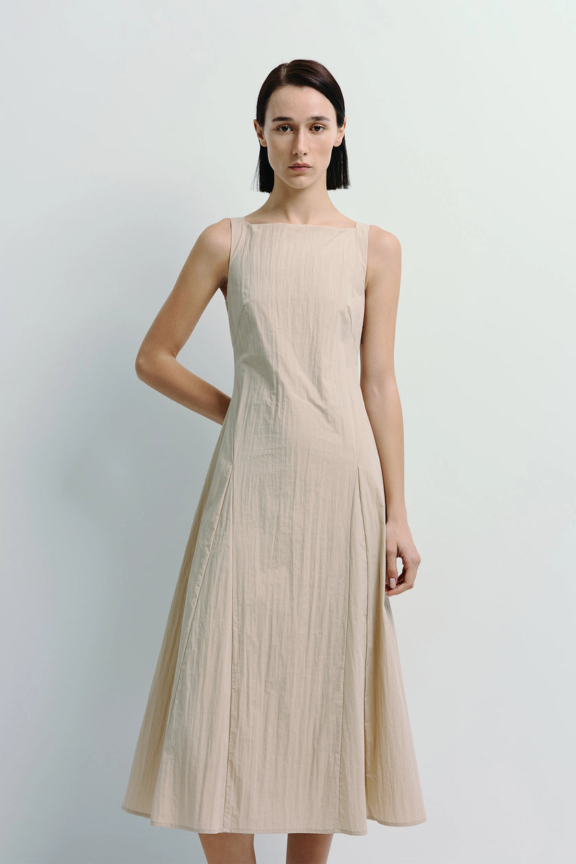 Carré High Square Neck Midi Dress in Beige. Structured cotton-nylon blend, elegant midi dress with square neckline.