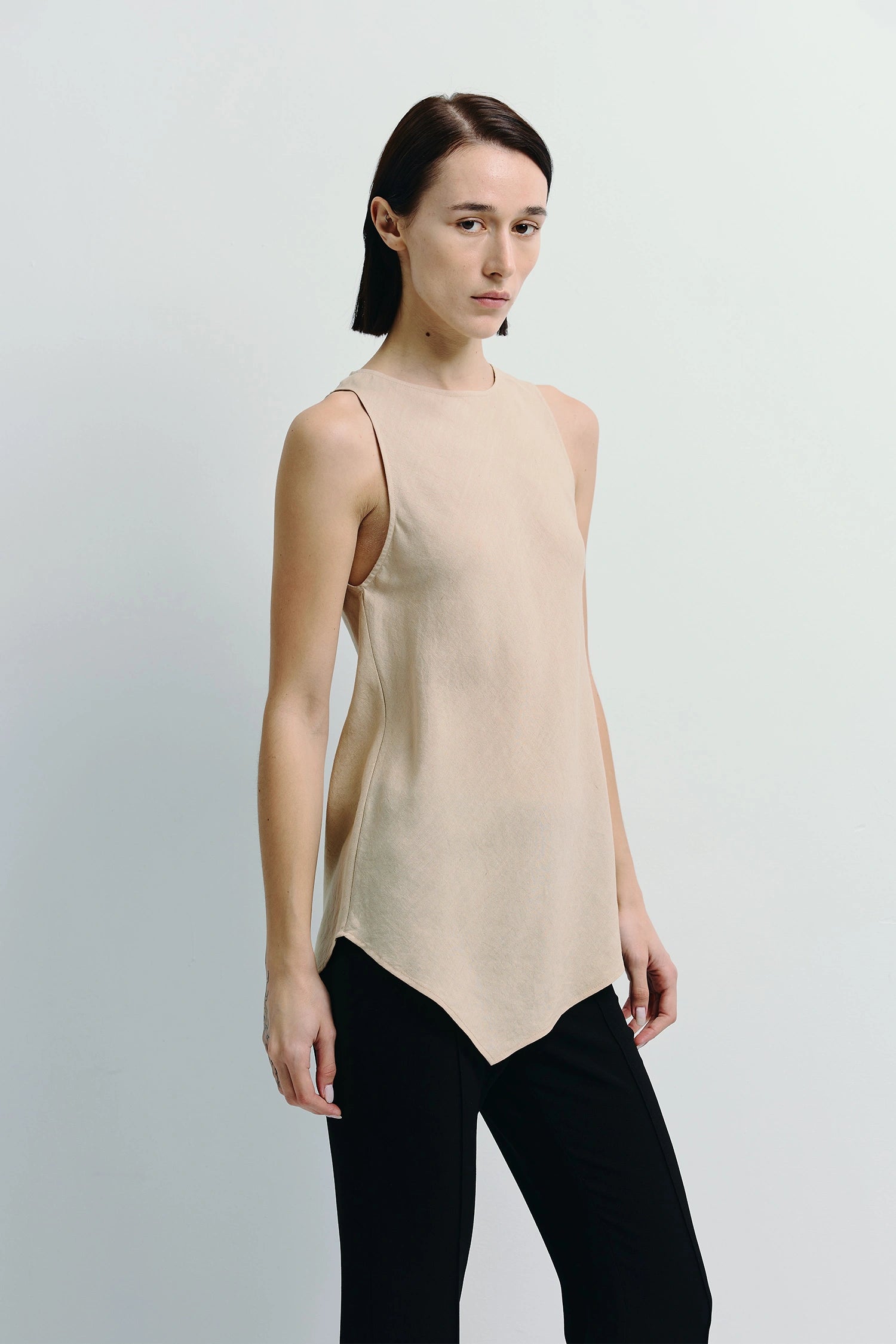 Agmes Handkerchief Hem Top Sand