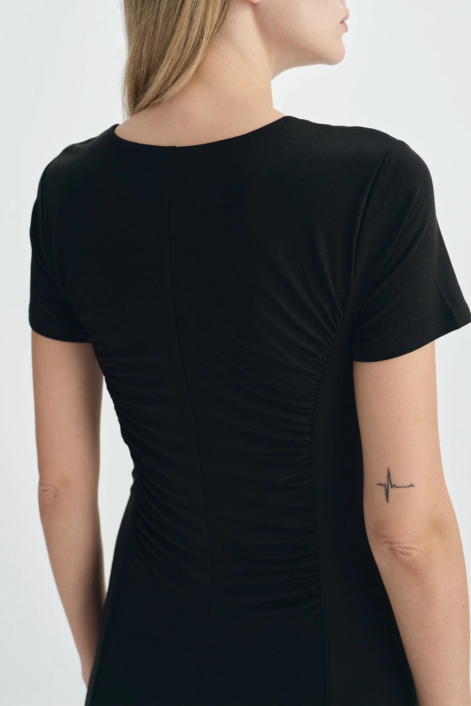 Solenne Shirred Detail Midi Dress-Black