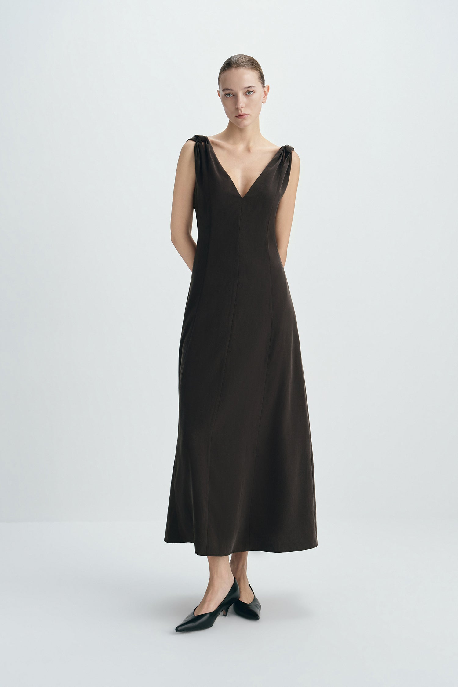 Miravel Knot Shoulder Strap Dress