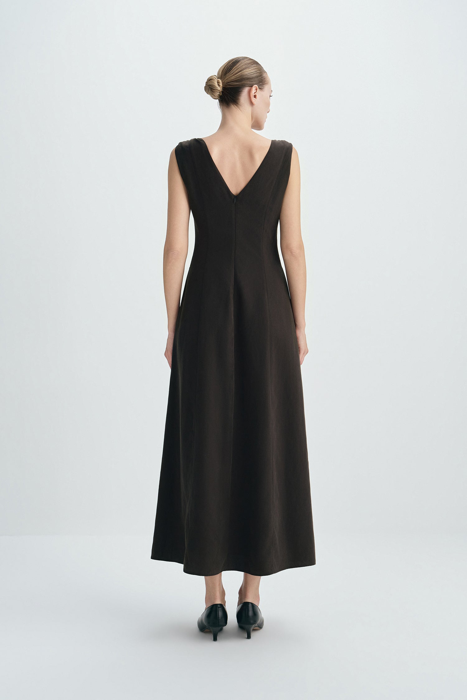 Miravel Knot Shoulder Strap Dress