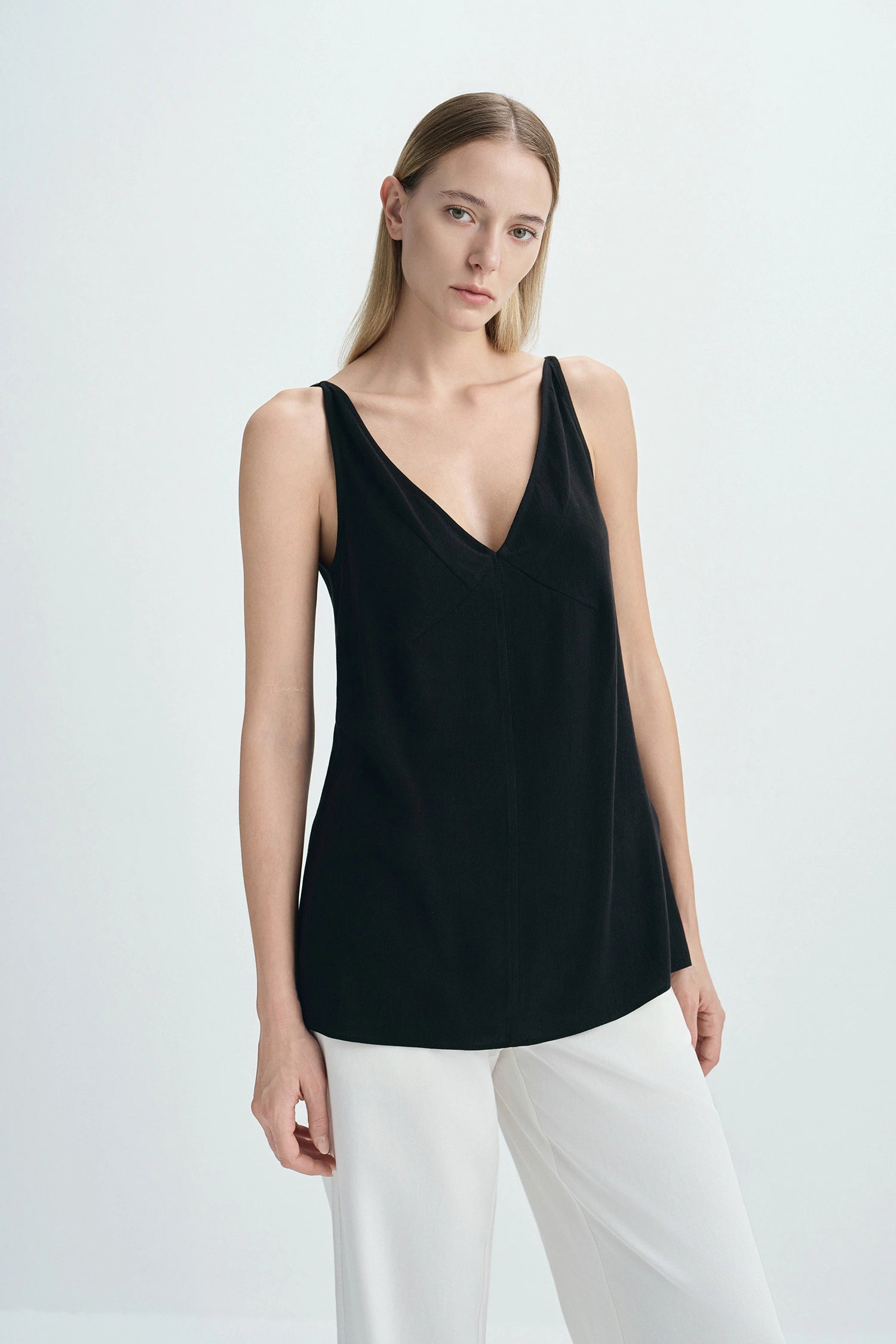 Isla V-neck Cami Top-Black