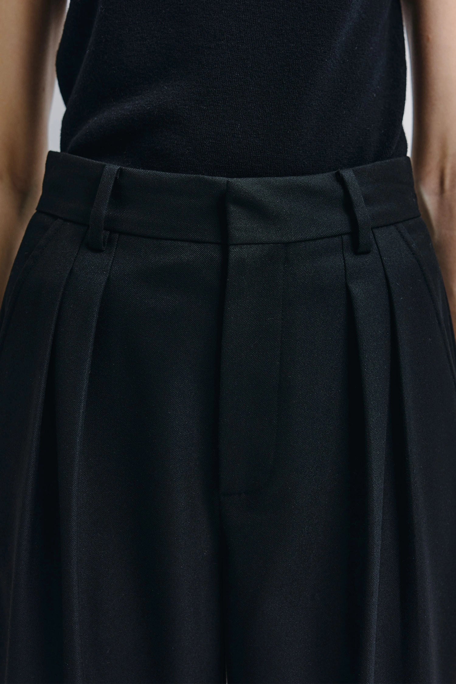Neil Pleated Waist Pant Black