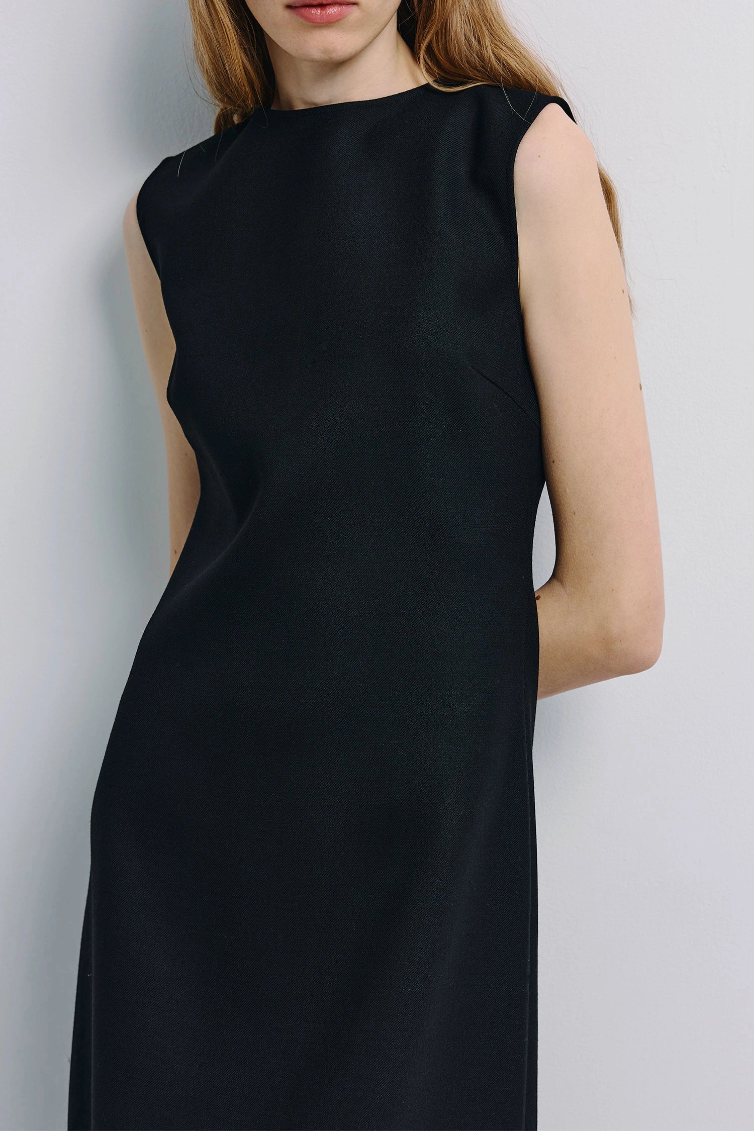 Roze A-line Midi Dress Black