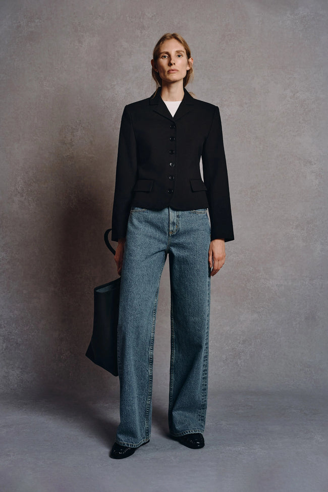 Lenn Fitted Short Blazer Black