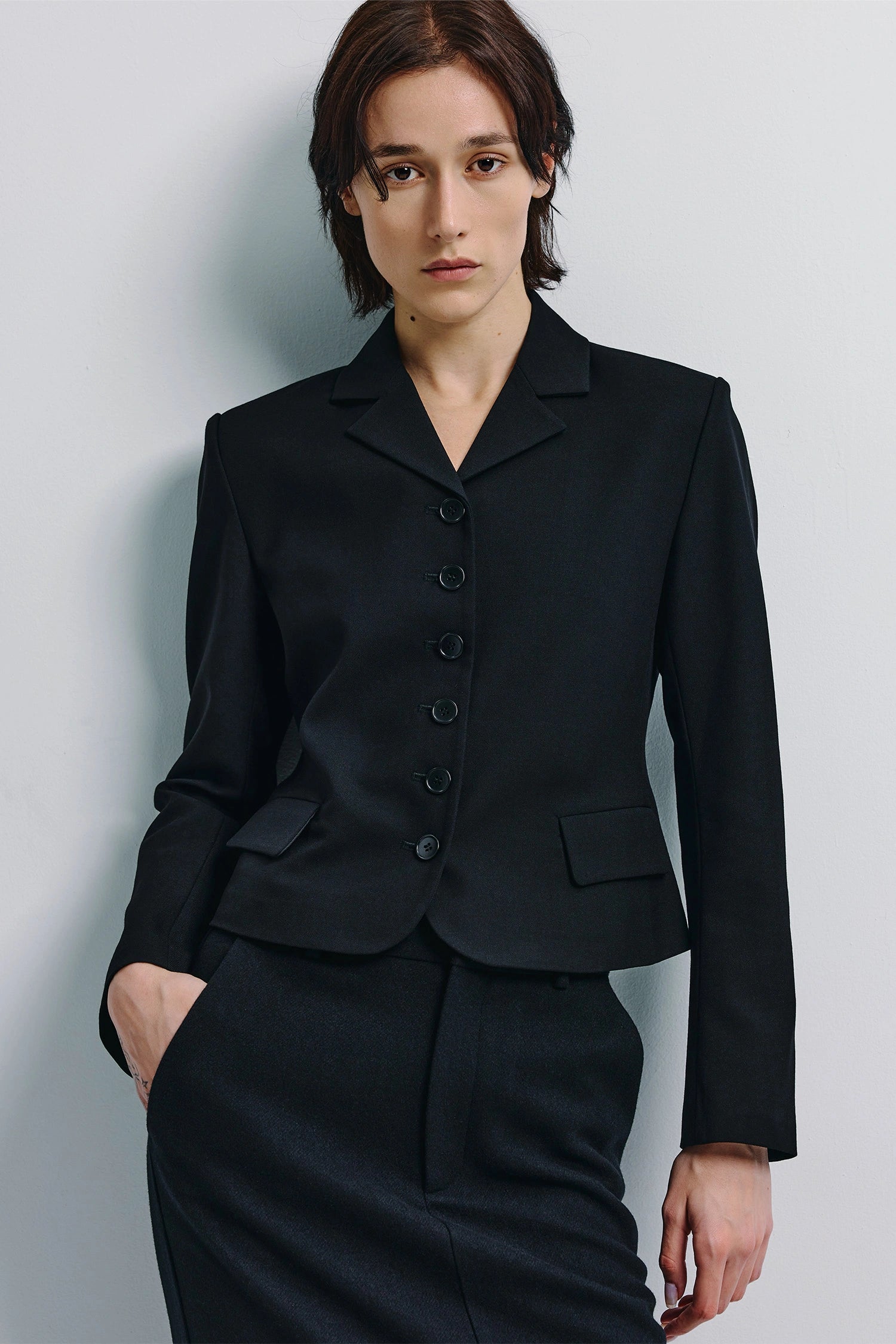 Lenn Fitted Short Blazer Black