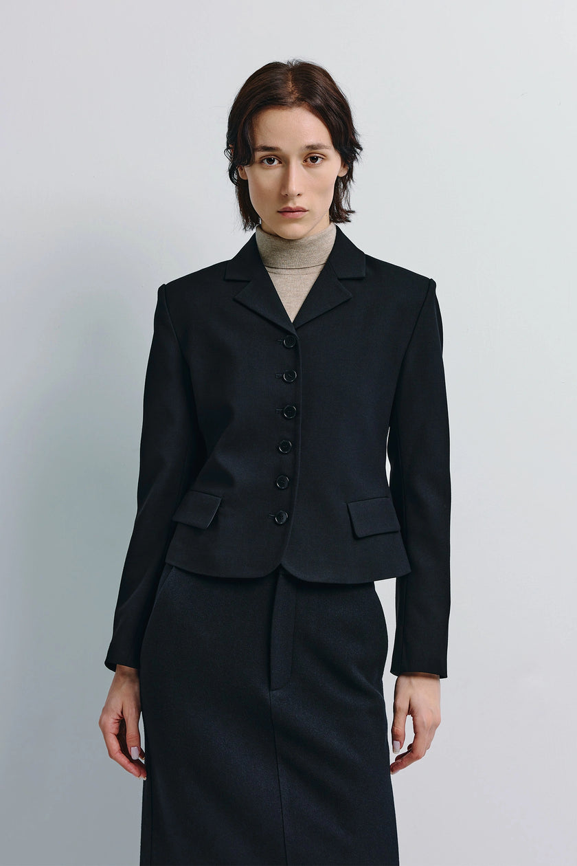 Lenn Fitted Short Blazer in black, women's tailored fashion, Rue Sophie