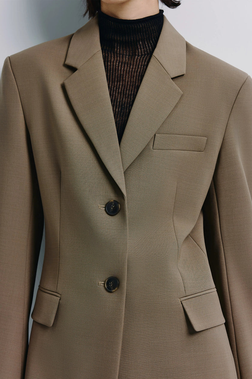 Rue Sophie Ellison Blazer in beige, structured shoulder, oversized fit