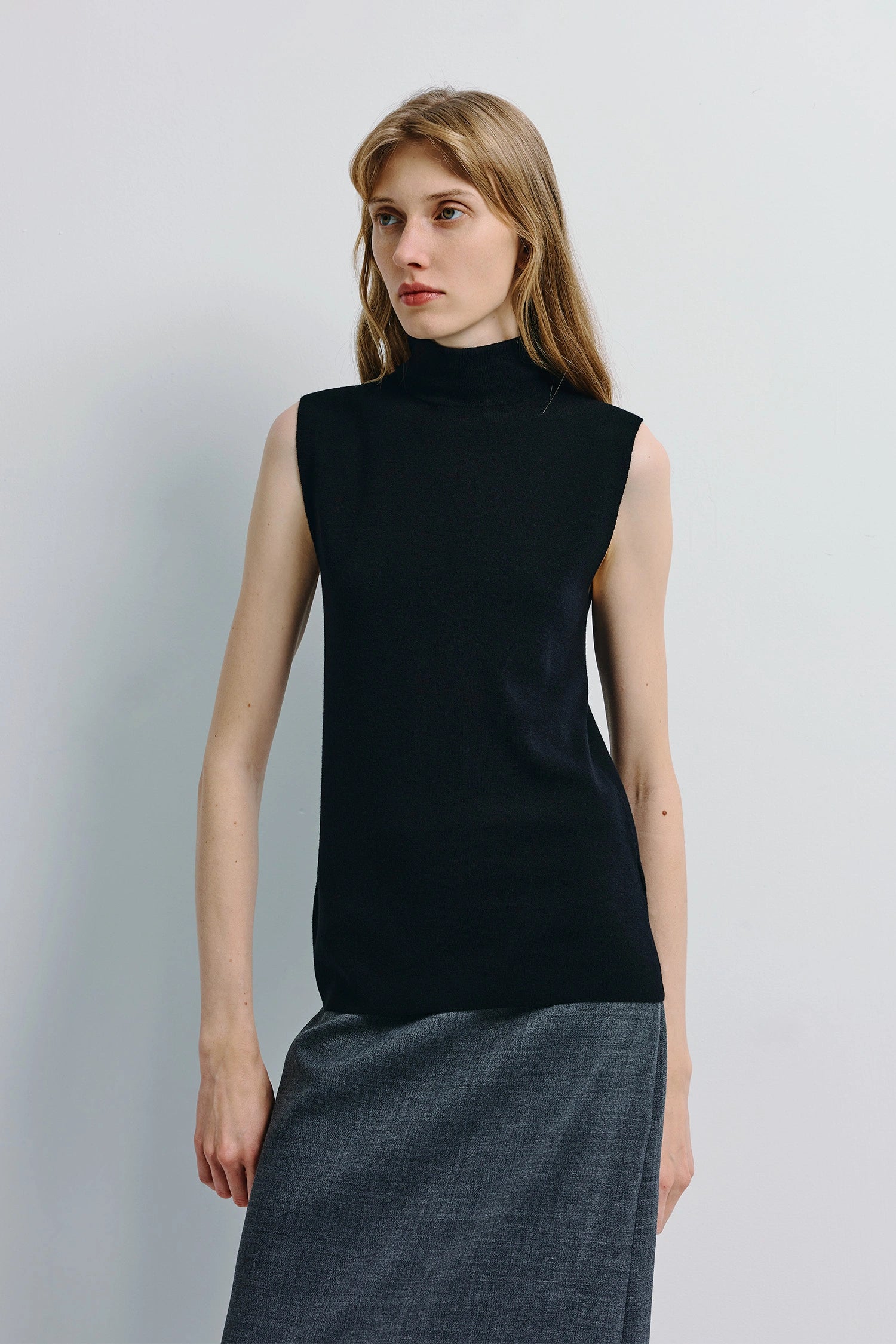 Lilou Sleeveless Turtleneck Top Black