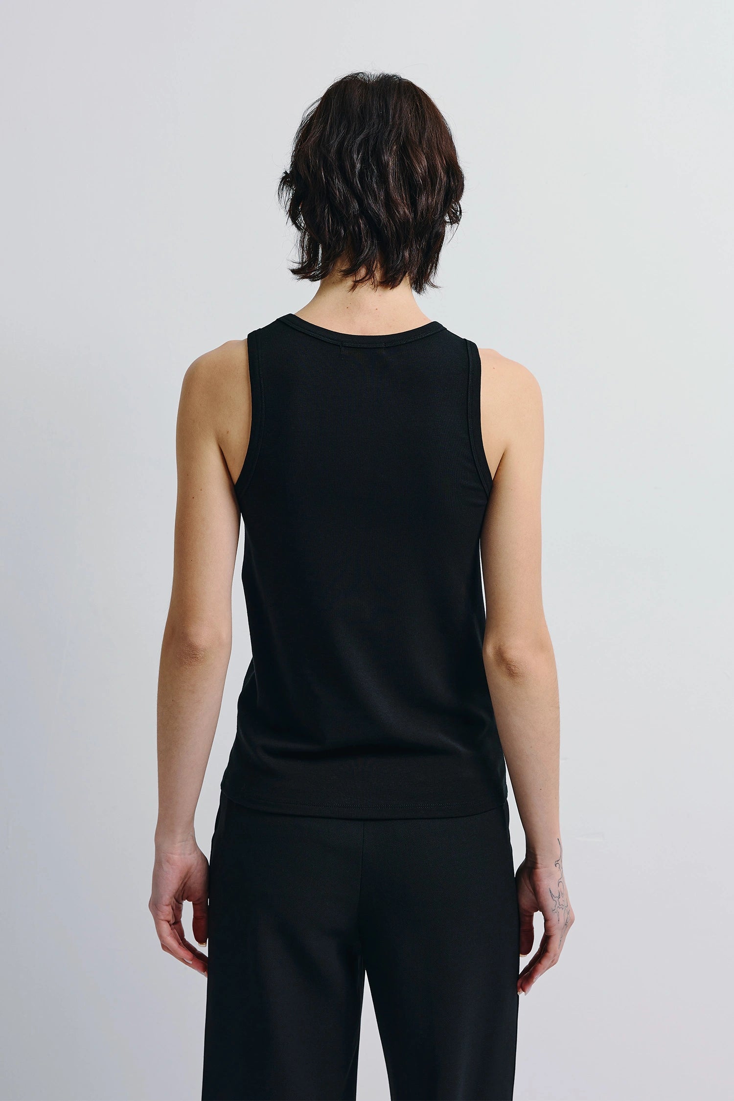 Béri High Neck Tank Top Black