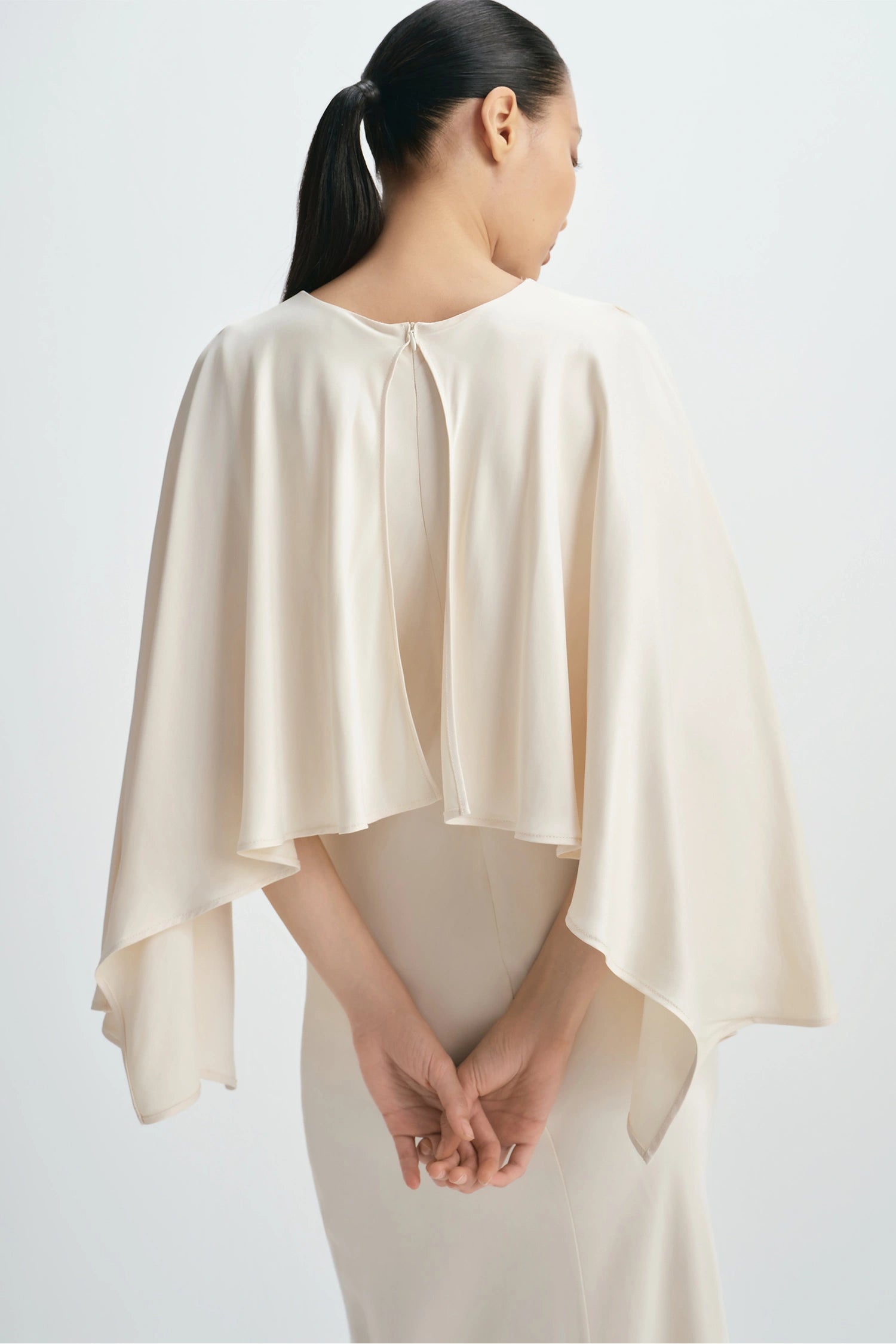 Jewell Caped Top Dress Crème